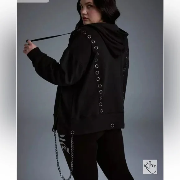 Torrid - Picture 4 of 7